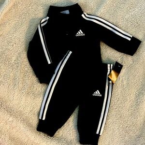 Adidas 2 Piece Black Set of pants & long sleeve 3 mos